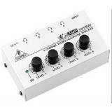 Усилитель для наушников Behringer Microamp HA400