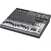 Микшерный пульт Behringer XENYX 1832FX